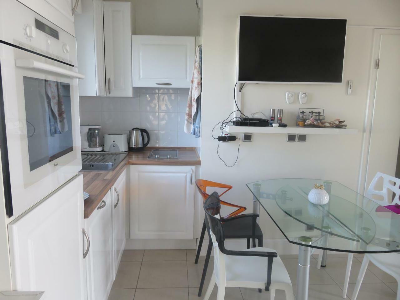 Stunning 2 Bed, 2 Bath Apt On The Cannes Sea Front Has Swimming Pool And Is A Secure Modern Building 464 Exterior foto